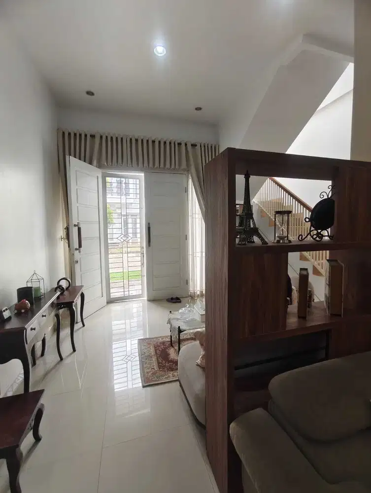 RUMAH CLUSTER MEWAH 2LT FURNISHED SIAP HUNI JL RAMBUTAN DEKAT PTPN V