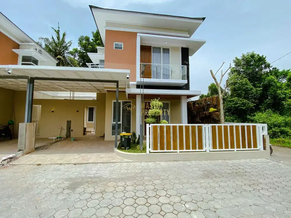 RUMAH MEWAH 2 LANTAI, DEKAT RSUD PRAMBANAN DI SLEMAN