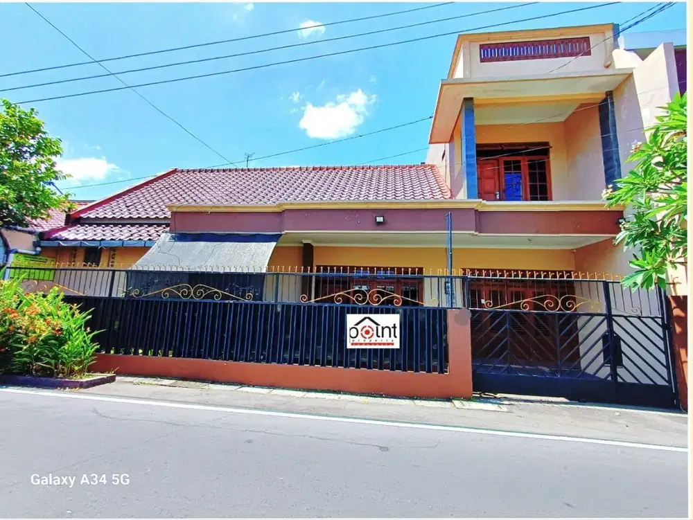 Rumah Bagus Strategis Dekat ke Tol Klodran di Tengah Kota Solo