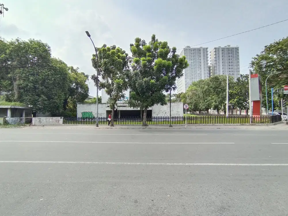 Tanah Hook di Jalan HM Yamin Simpang Gaharu ( Samping Telkom )