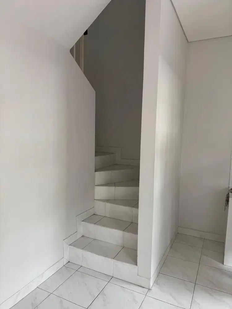 Dijual Rumah HGB 5x8 2 Lantai di Malibu Village By Rumah Chinida