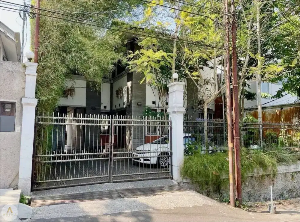 Rumah Luas Strategis di Ciumbuleuit Bandung Dekat UNPAR