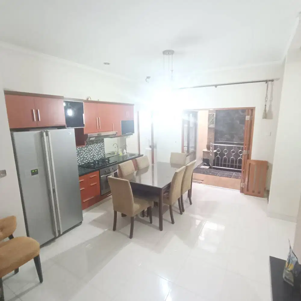 Full furn emerald,sektor 9 ,Bintaro