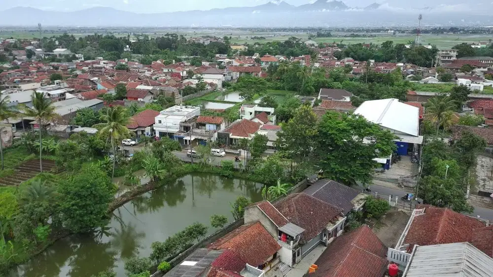 Tanah Ngantong Sekitar Alun Alun Ciparay Dekat Jalan Raya Laswi Girik