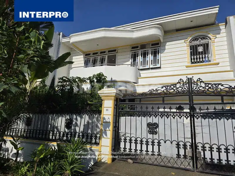 Rumah 2 Lantai Dijual Intercon Kebon Jeruk Hadap Barat - Luas 324m2