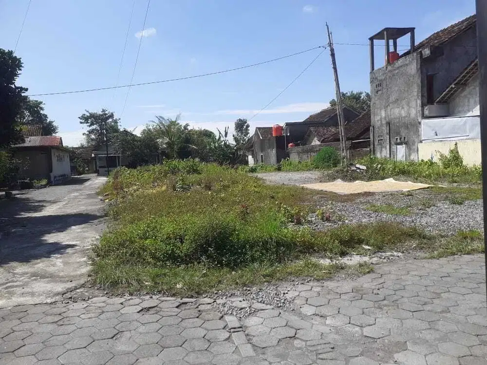 Tanah 147 SHM, Timur Pasar Gental Jl. Kaliurang Km10 Free Bea Notaris