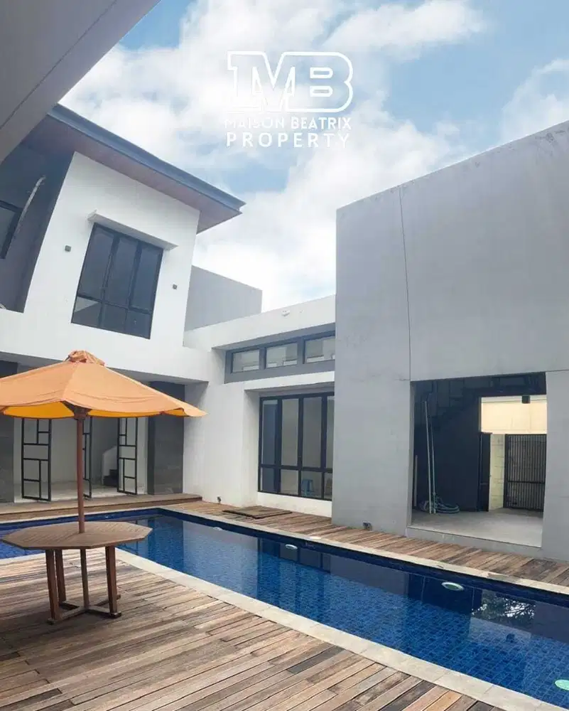 DIJUAL RUMAH MEWAH DG SWIMMING POOL, EMERALD COVE GADING SERPONG