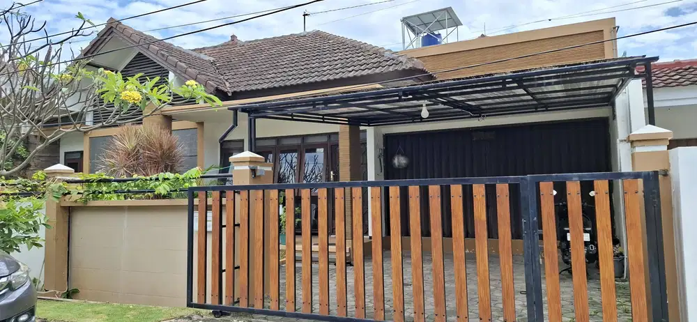 Dijual Rumah Cantik Nyaman dan Bebas Banjir Jl. Puri Anjasmoro Semaran