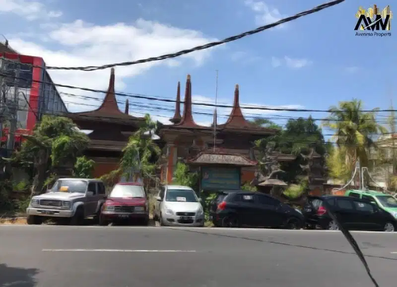 jual tanah dapat bangunan bali,jl raya batu bulan,gianyar,bali