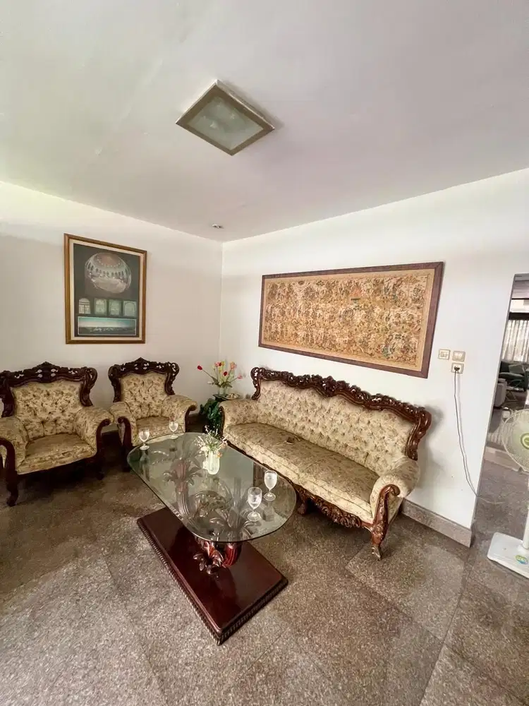 Dijual Rumah Lama (Hitung Tanah) Widya Chandra Jakarta selatan