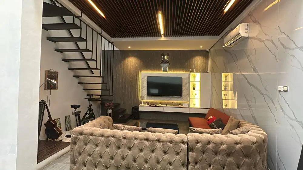 DIJUAL RUMAH CANTIK DAN FURNISH HARGA TERMURAH DI TAMAN SEMANAN INDAH