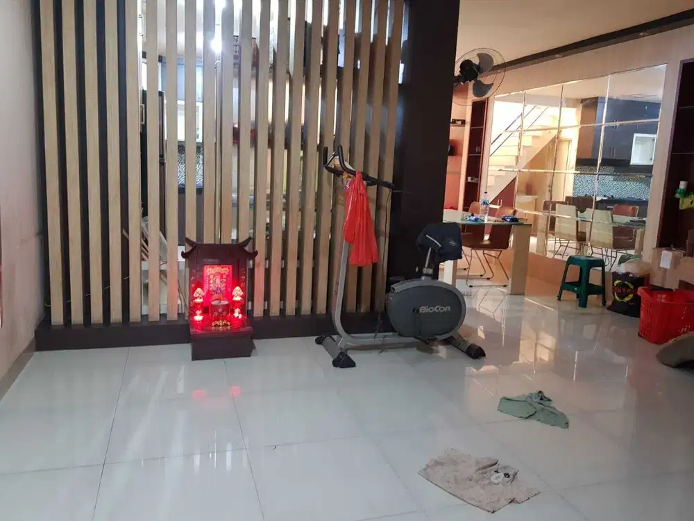 DIJUAL RUMAH BAGUS DAN CANTIK SUDAH HAK MILIK DI TAMAN PALEM LESTARI