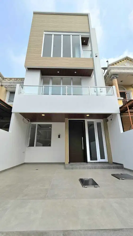 DIJUAL RUMAH BARU MINIMALIS 3 LANTAI HARGA MURAH DI CITY RESORT