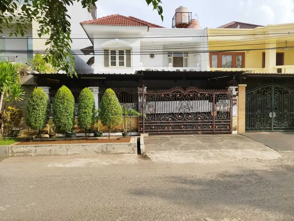 Dijual Rumah 2lt di Taman Palem Lestari
