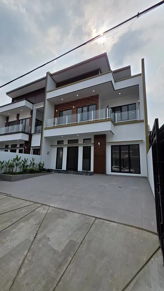 Rumah Brand New di Nusaloka BSD, Tangerang