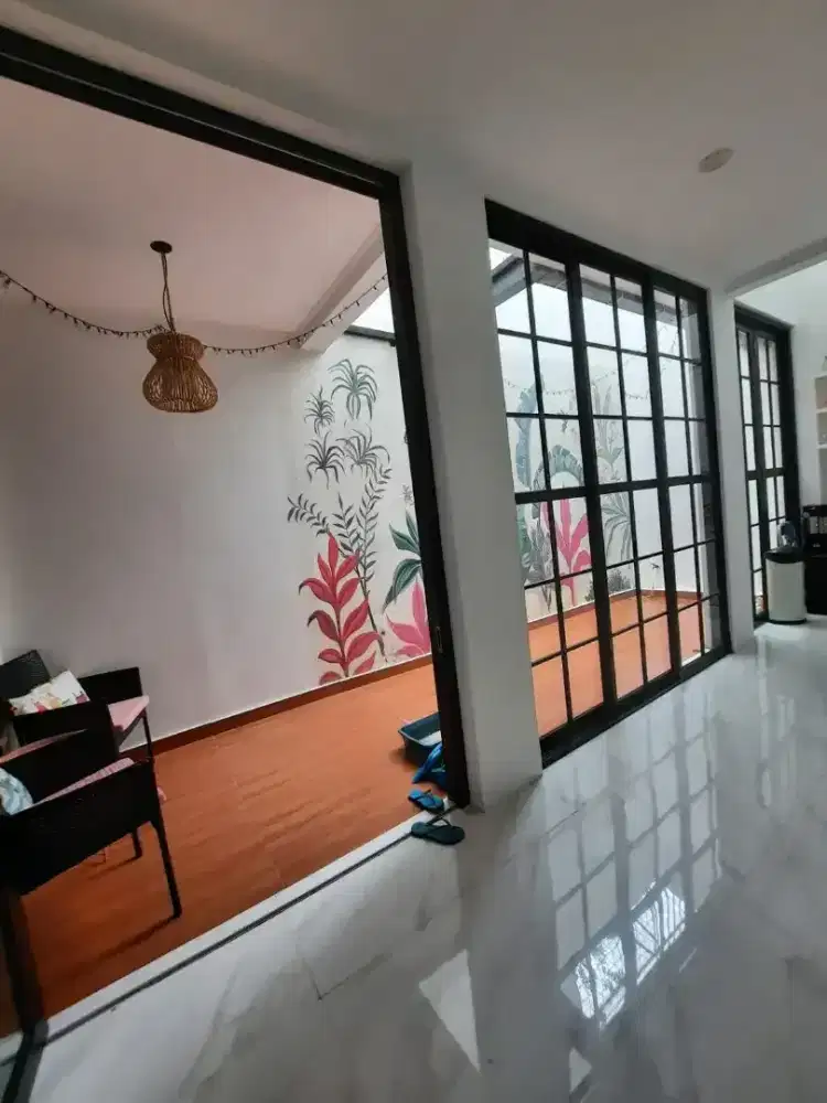 Rumah 3 lantai art deco style bebas banjir Graha Bintaro Tangsel