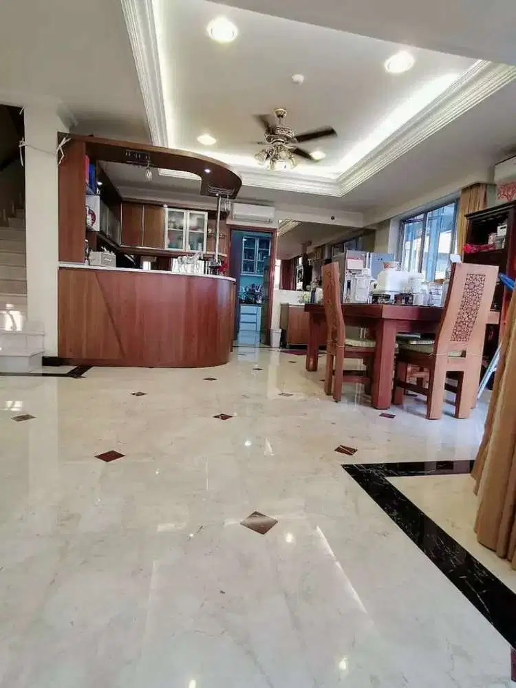 Jual Cepat Apart penthouse The Park Kelapa Gading