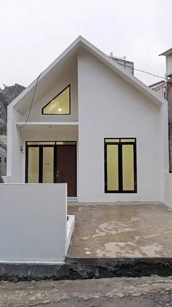 Dijual rumah siap huni SHM di cibaligo cihanjuang Sariwangi Ciwaruga