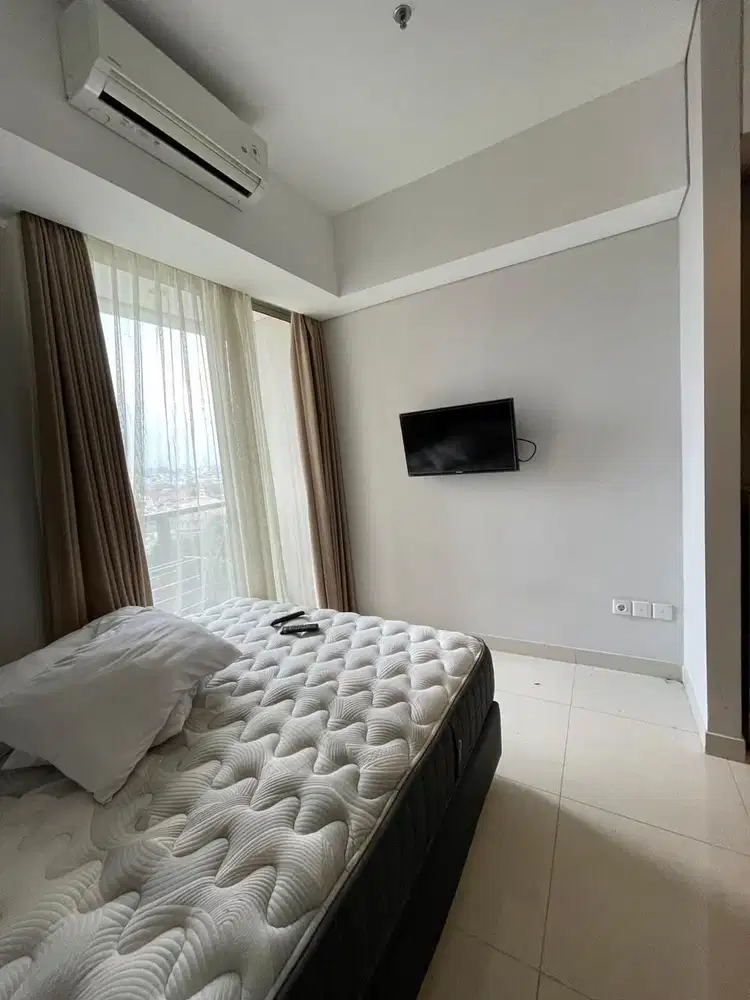 Disewakan apartment studio taman anggrek fully furnished