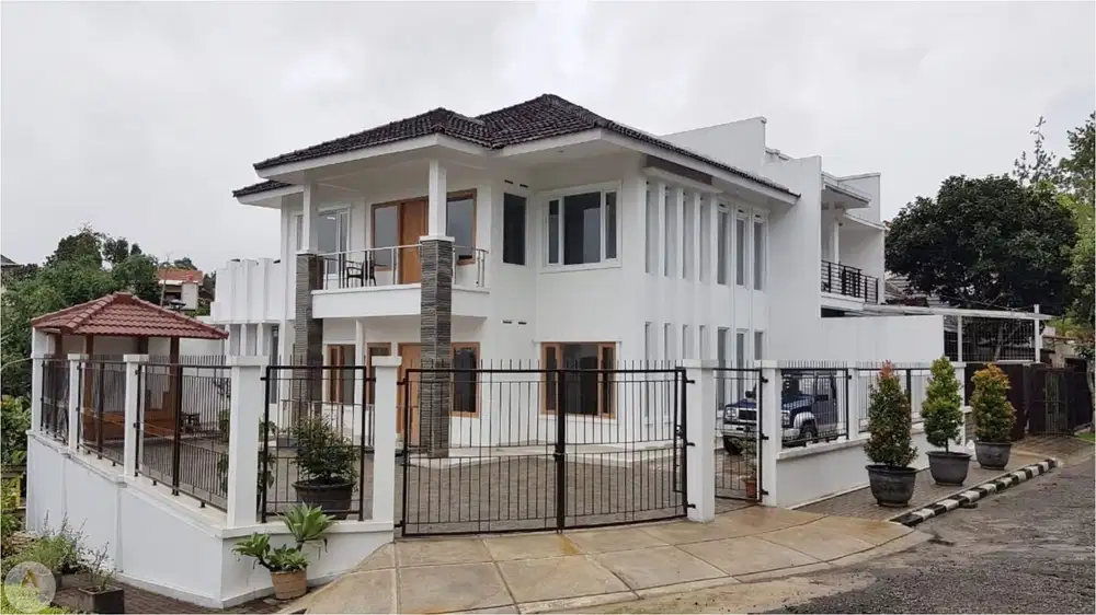 Rumah Luas 2 Lantai di Setiabudi Regency Bandung