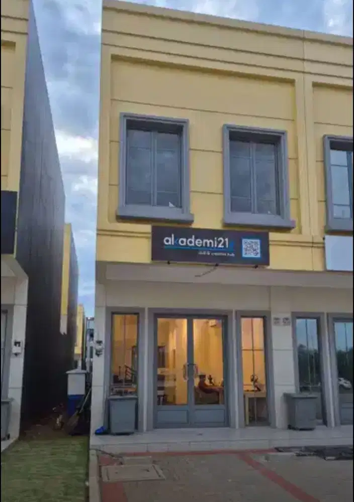 Ruko Cantik Siap Pakai Untuk Usaha Cafe , Resto Dll, Lokasi Strategis