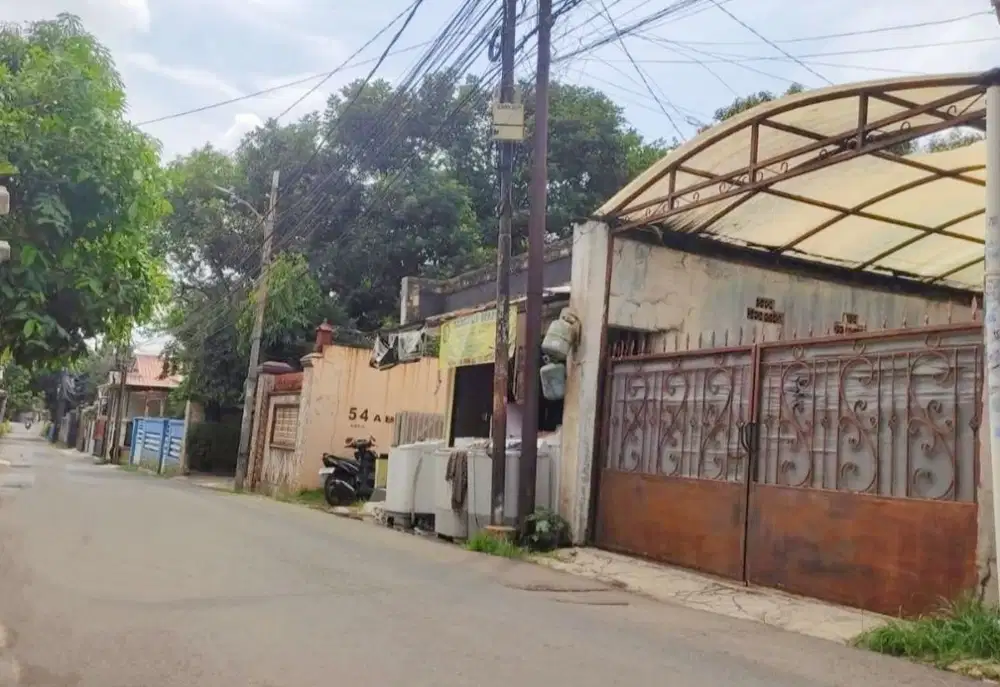 Dijual Rumah Berikut 4 kontrakan  2 kios Usaha di Jagakarsa