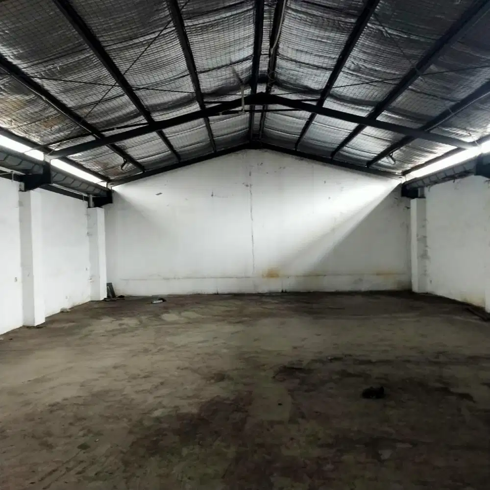 Gudang Elang Laut Pantai Indah Kapuk luas 10x32,5 gudang 2lt +office