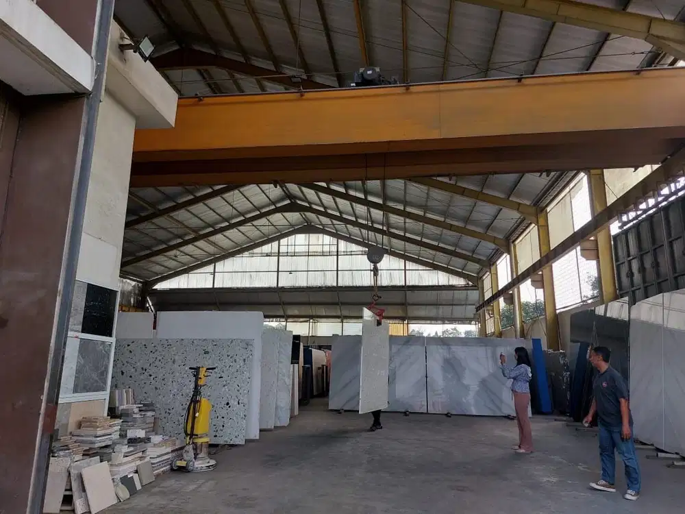 Dijual Gudang Dan Gedung Kantor 5 Lantai