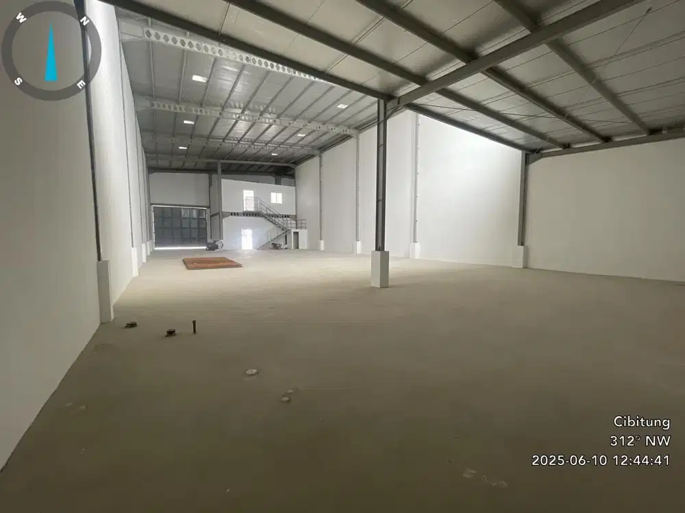 DISEWAKAN GUDANG STRATEGIS DI SETU BEKASI