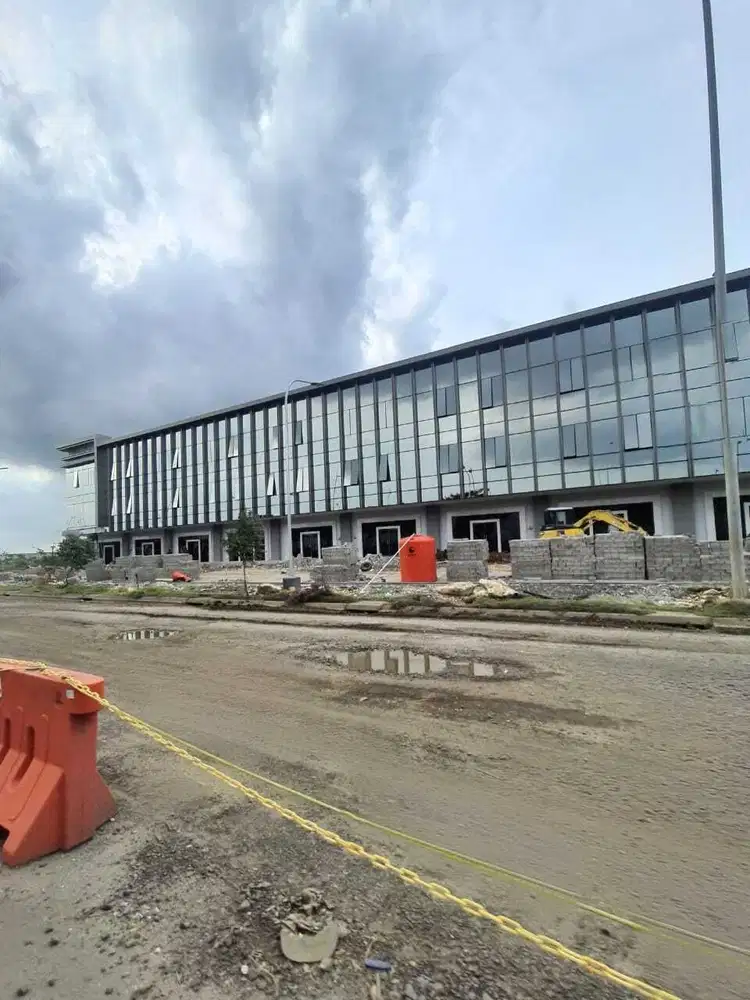 Dijual dan bisa diSewa Ruko Osaka uk 4,5x15 View Danau PIK2