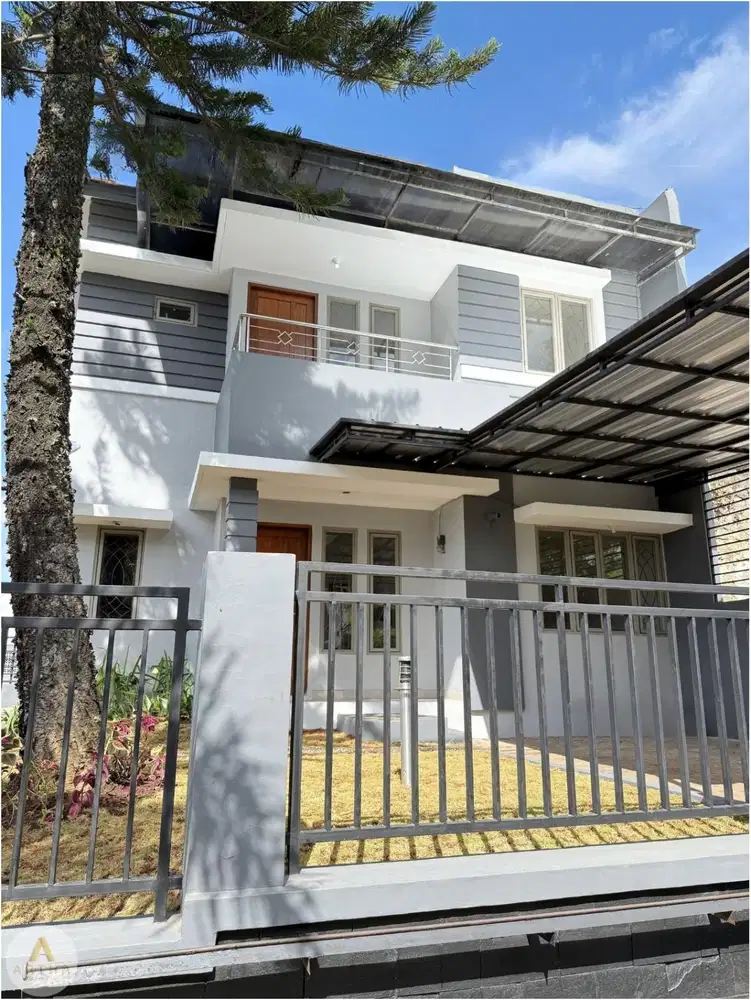 Dijual Rumah mewah 2 lantai posisi hook di daerah Ujung Berung Bandung