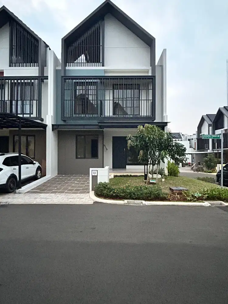 Rumah cantik 3 lantai dan 4 kamar Cluster Louise, Gading Serpong