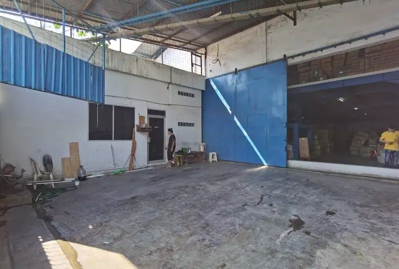 dijual gudang bagus siap pakai dekat bandara jarang ada