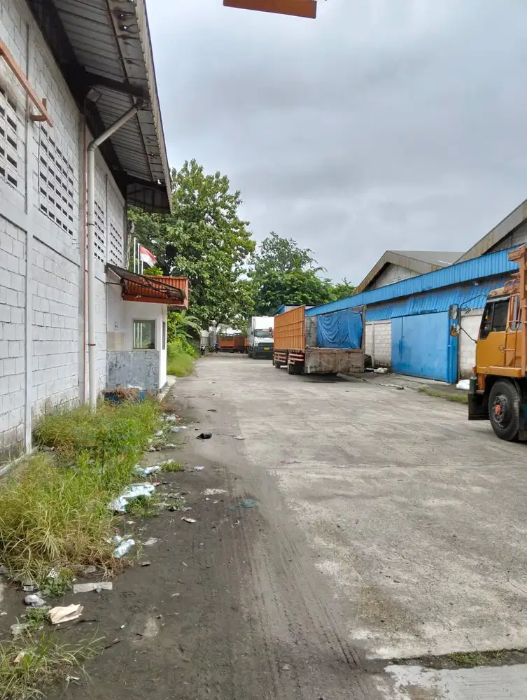 DiJual gudang Cikupa Tng, lb 2484m2 , lt 5385m2 . Harga 13.5M nego