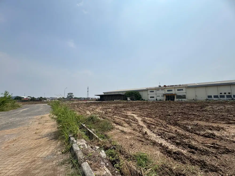 Disewakan Lahan + Bangunan di JL. Raya Propinsi  Lemah Abang,Cikarang