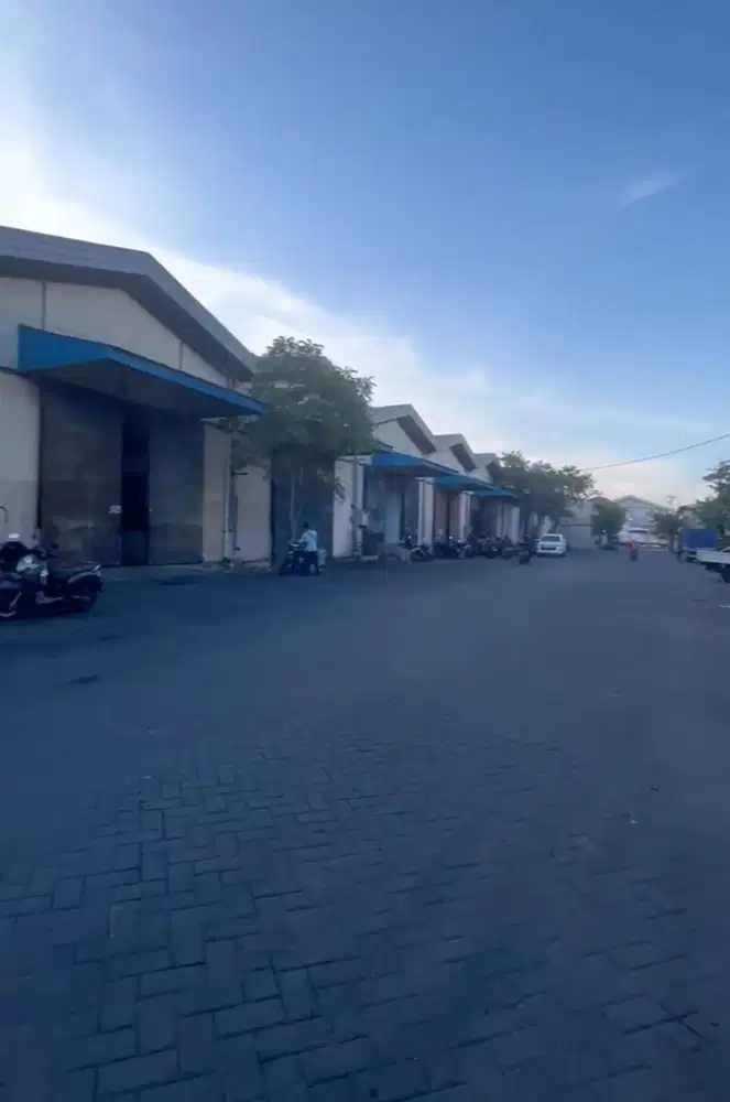 Gudang Murah Mutiara Tambak Langon Margomulyo, Pelabuhan tanjung perak