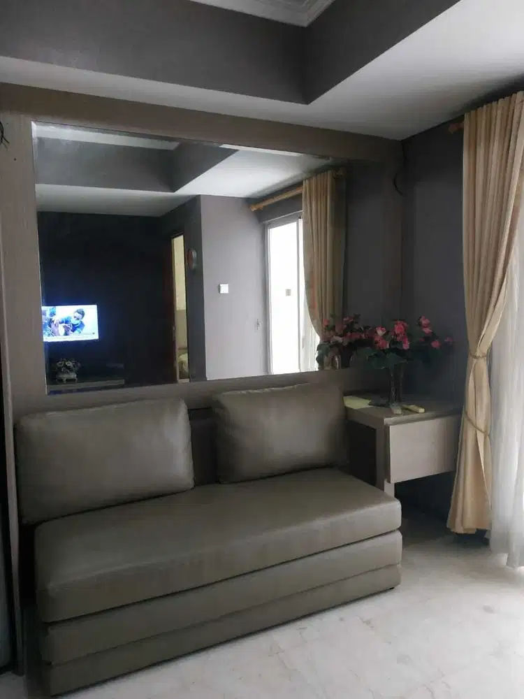 disewakan 1 BR furnished apartemen royal mediterania residences