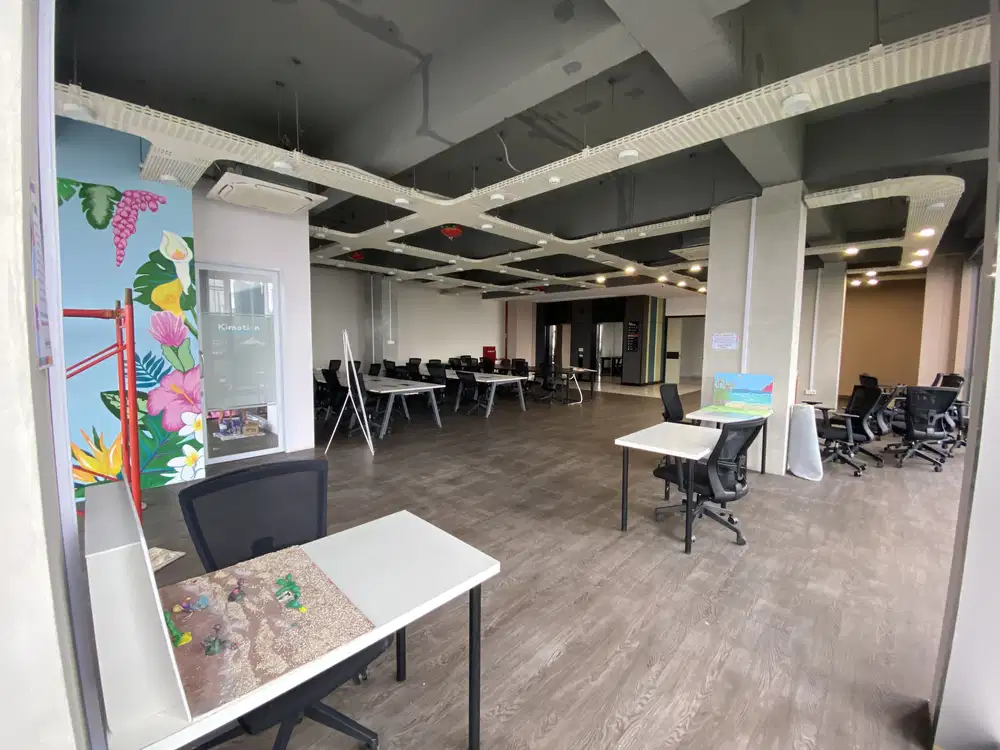 Gedung Kantor Full Furnished di Jakarta Pusat Lantai 5