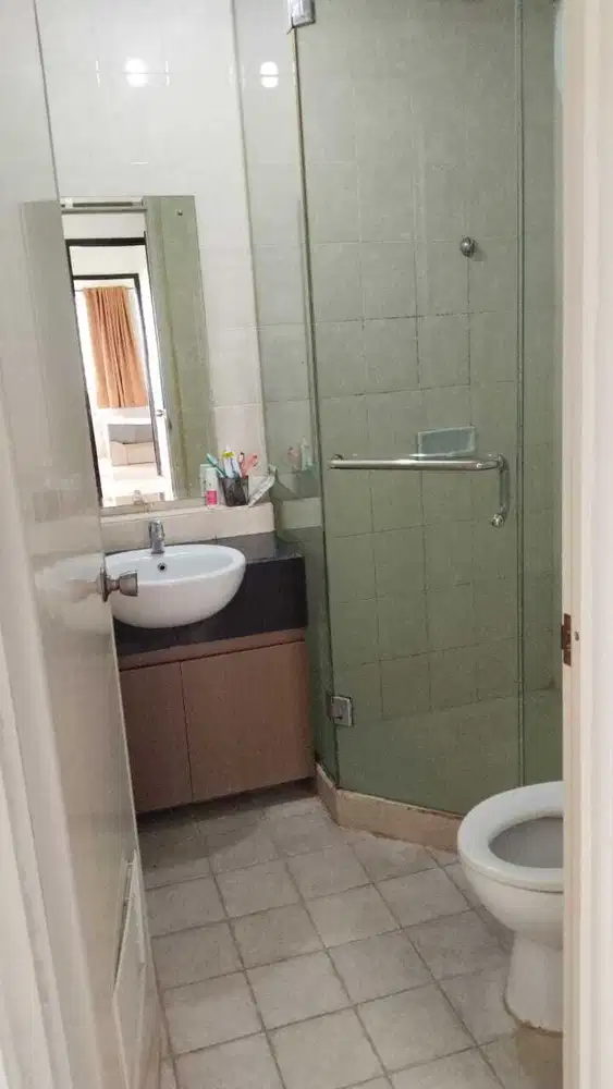 DISEWAKAN APARTEMEN THAMRIN CITY COSMAN 3 BR