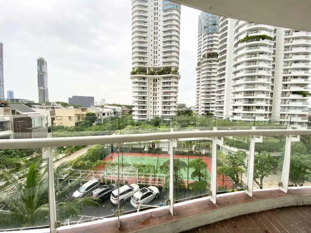 Apartment springhills 165 meter 2 bedroom private lift termurah