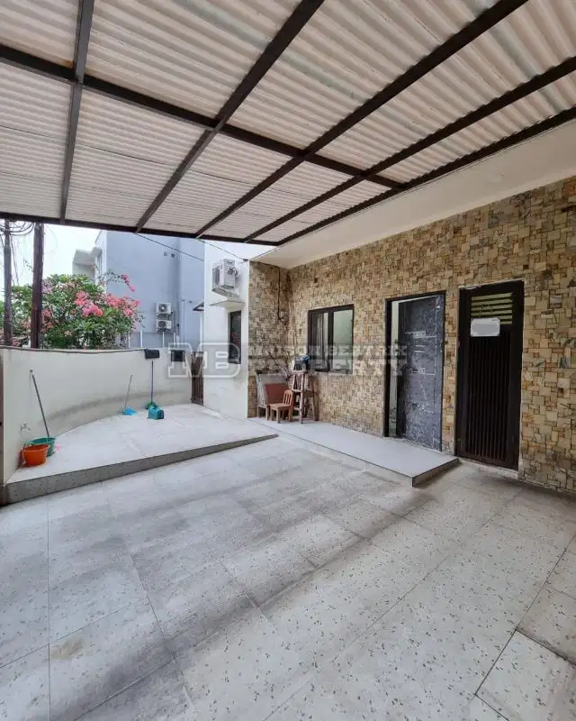 DIJUAL RUMAH HOEK,  2lt NUSALOKA BSD