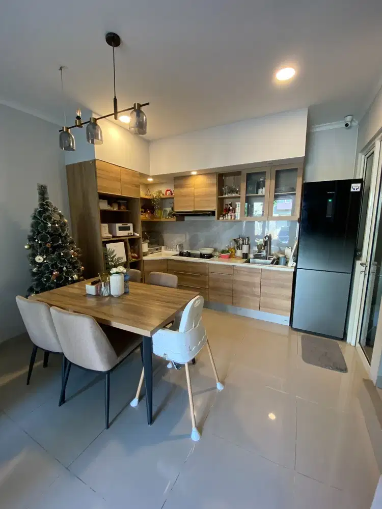 Rumah Cantik Siap Huni Semi Furnished  Lokasi & Harga Terbaik