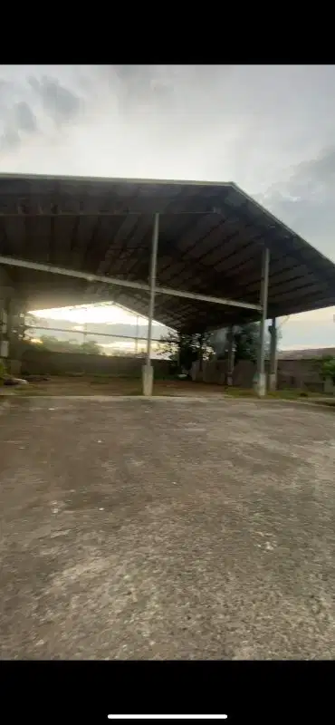 Gudang Luas. Bebas Banjir. Akses 40 ft Kontainer.