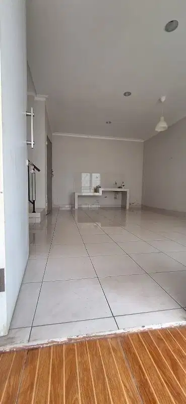 DIJUAL RUMAH MURAH  DI CLUSTER BARU KOTA WISATA, DEKAT SENTRAL BISNIS