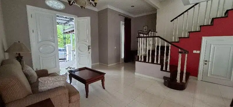 DIJUAL RUMAH MEWAH DI CLUSTER TENGAH KOTA WISATA, SEBRANG MAL!