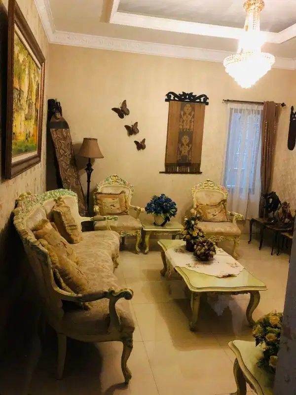 DIJUAL RUMAH MEWAH DI CLUSTER TENGAH KOTA WISATA, DEKAT MAL