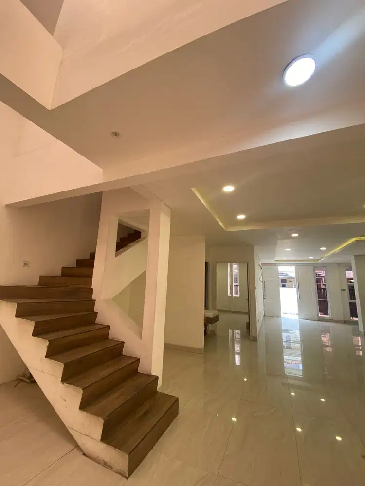 Dijual Rumah Cantik di Kirana Timur, Jakarta