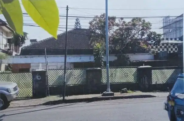 DIJUAL Rumah Bangunan Tua di Rawamangun