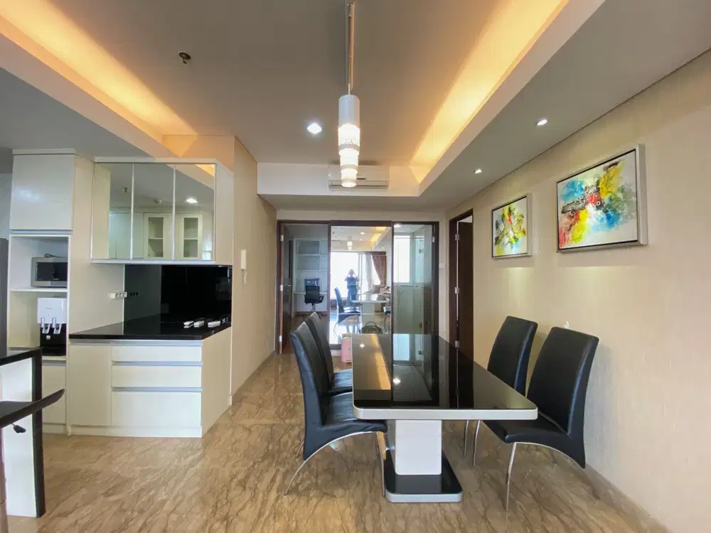 Sewa tahunan apartemen royale springhill 3 kamar 196 meter furnish