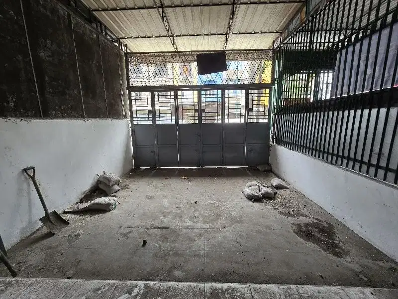 Dijual Ruko bisa buat usaha kuliner atau handphone